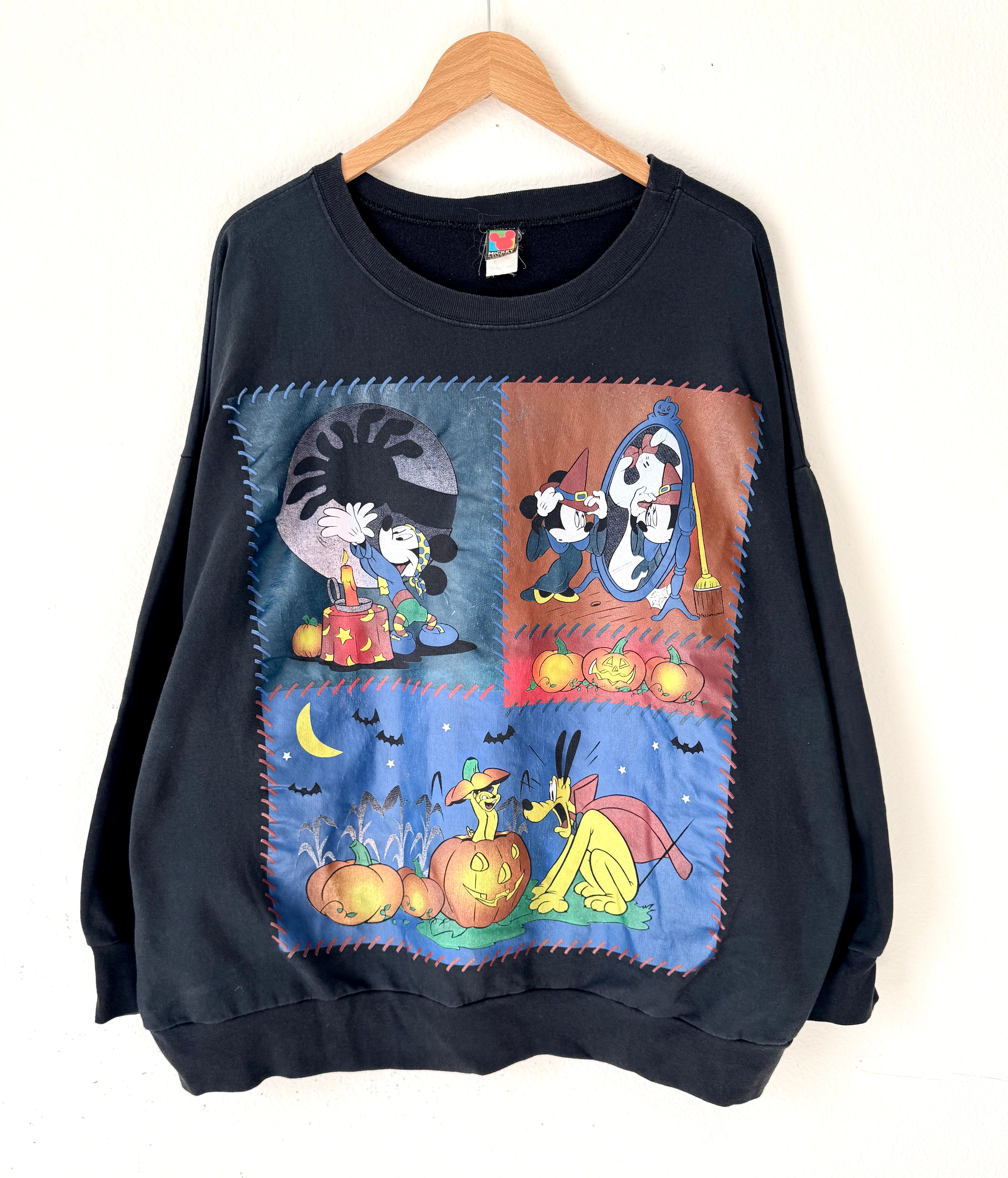 Mickey & Friends Halloween crewneck
