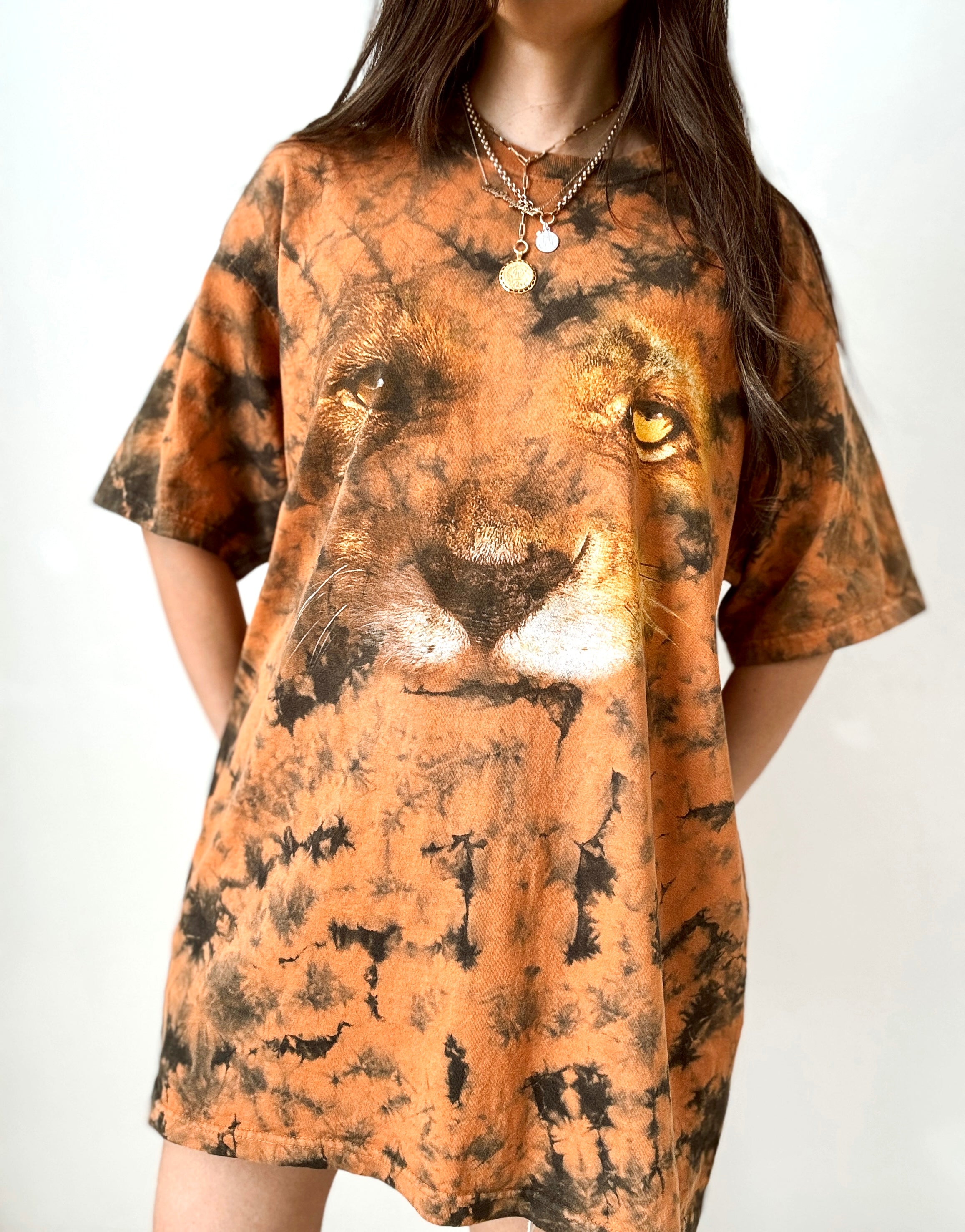 AK Lion tee